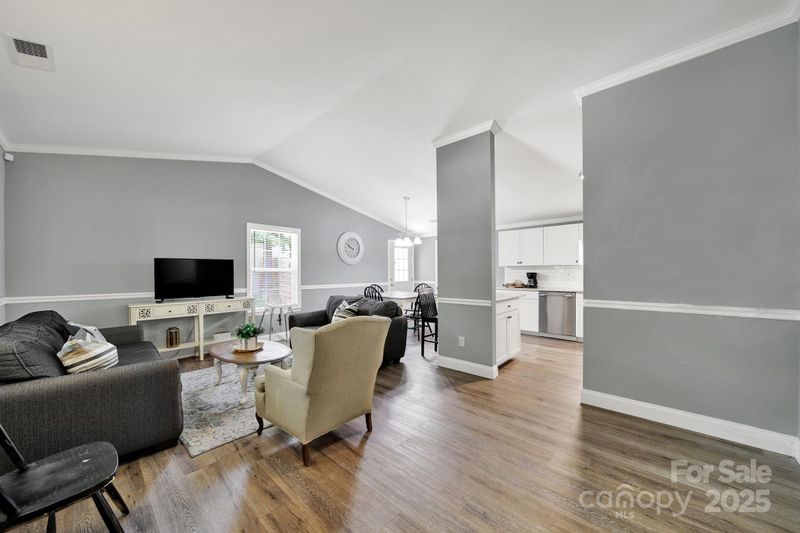 6705 Reddman Rd, Charlotte, NC 28212