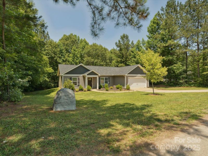 429 Summer Ridge Dr, Stanley, NC 28164