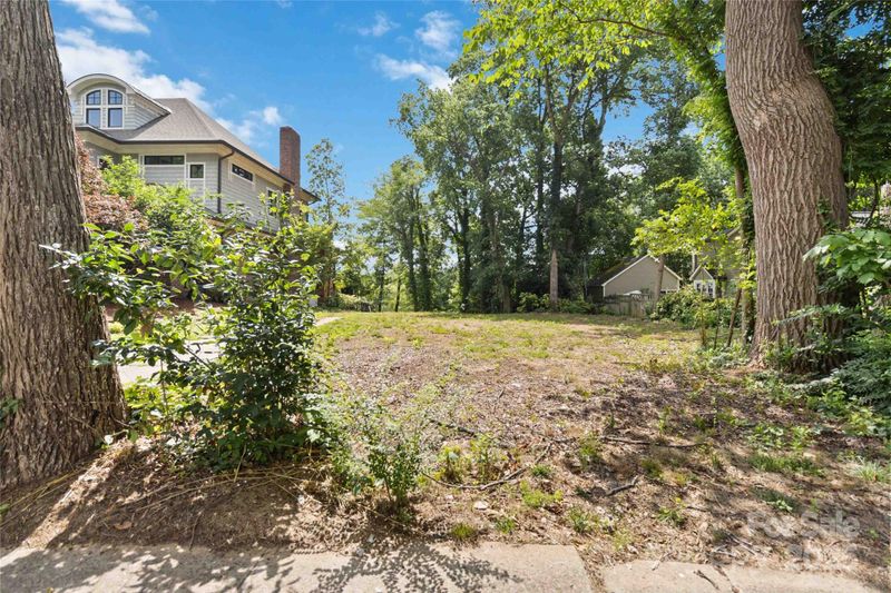 2131 Cumberland Ave, Charlotte, NC 28203