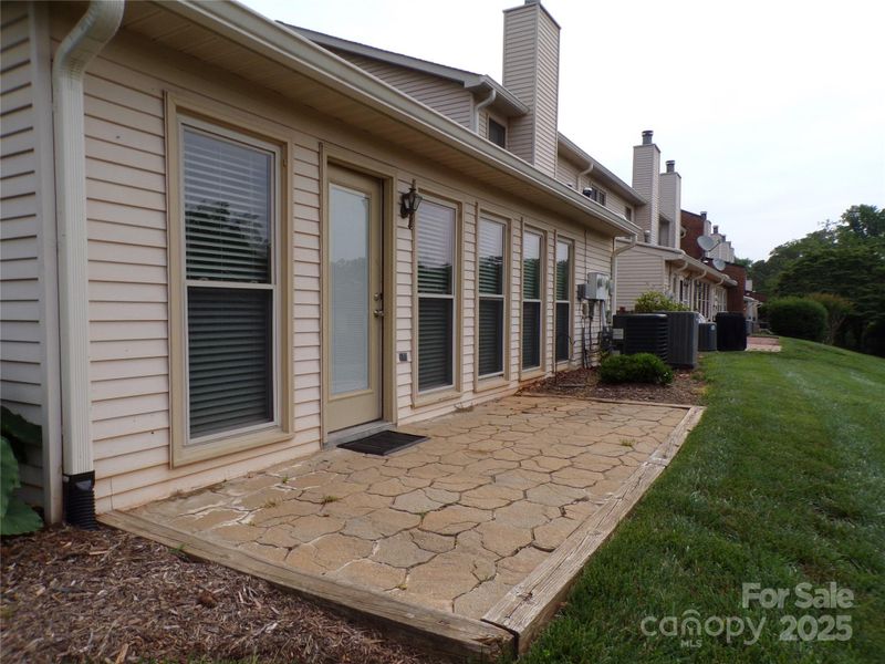 833 21st Ave NE #833, Hickory, NC 28601