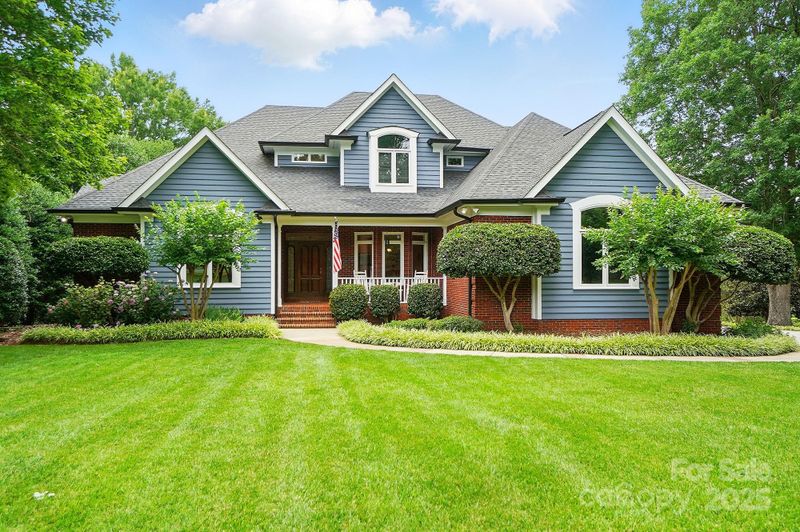 1042 Heather Glen Dr, Matthews, NC 28104
