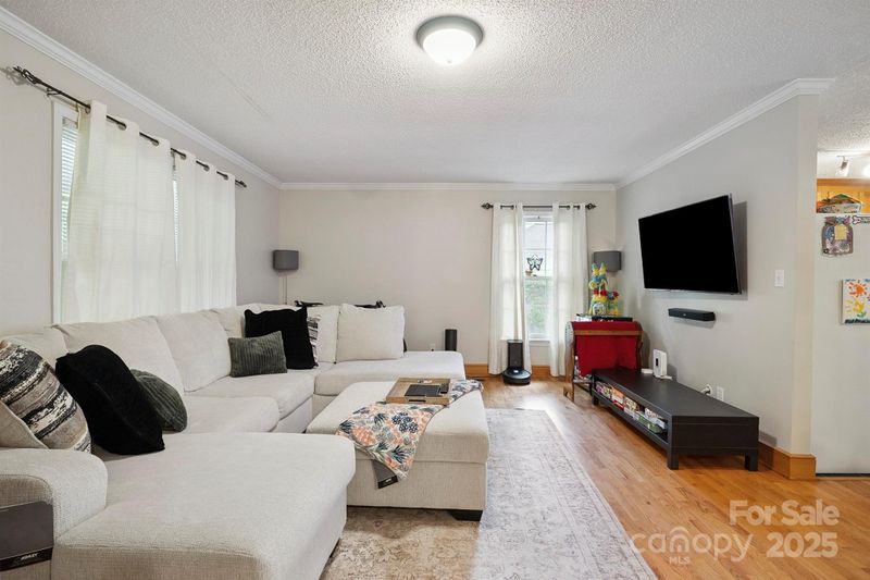 360 S Brady Ave, Newton, NC 28658