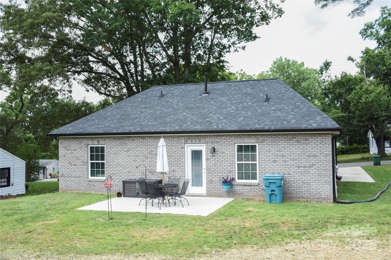 604 E Ohio Ave, Bessemer City, NC 28016