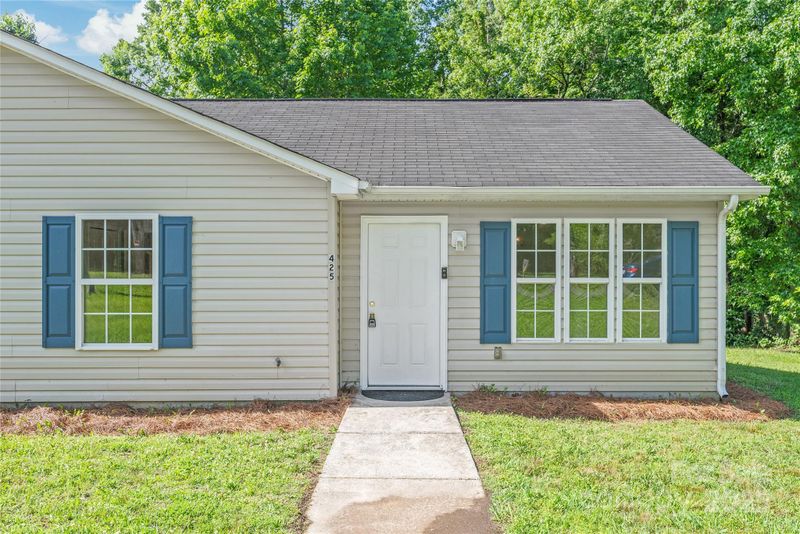 425 Austin Dr, Charlotte, NC 28213