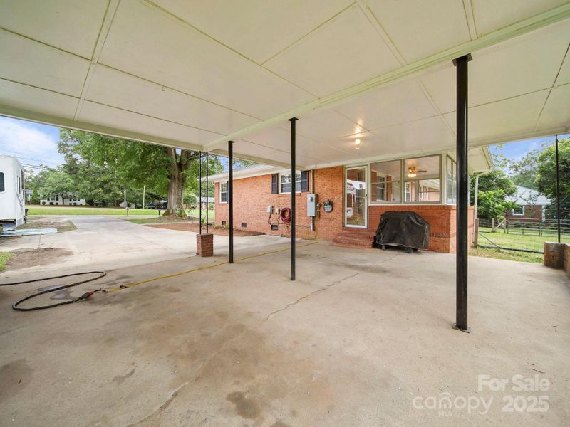 408 Old Post Rd, Cherryville, NC 28021