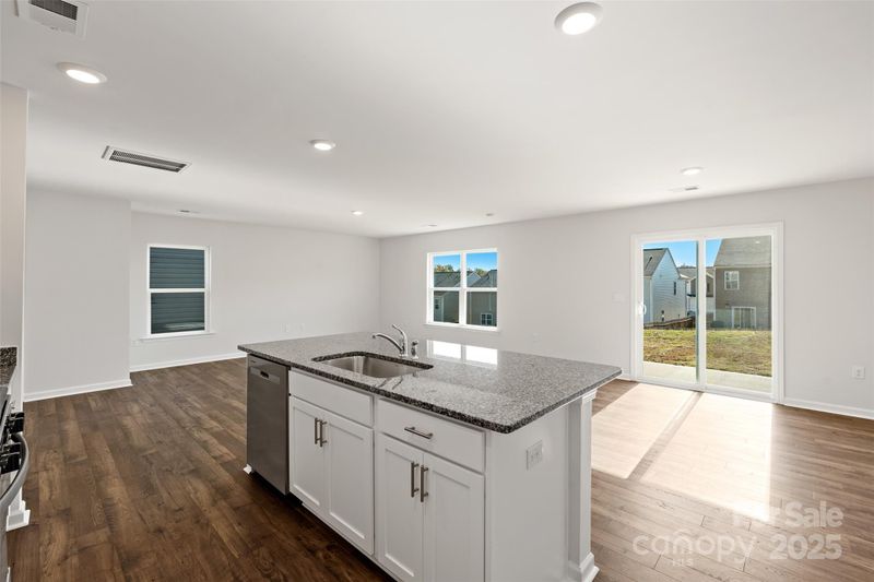 1450 Mammoth Rd, Hickory, NC 28602