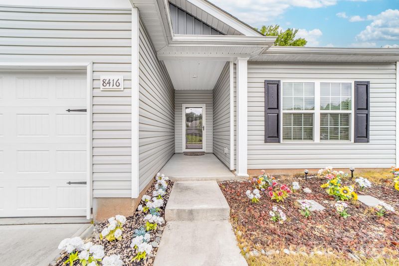 8416 Highgate Dr, Charlotte, NC 28215