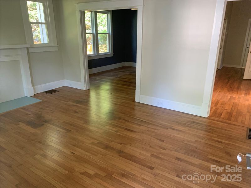 419 W 8th St, Newton, NC 28658
