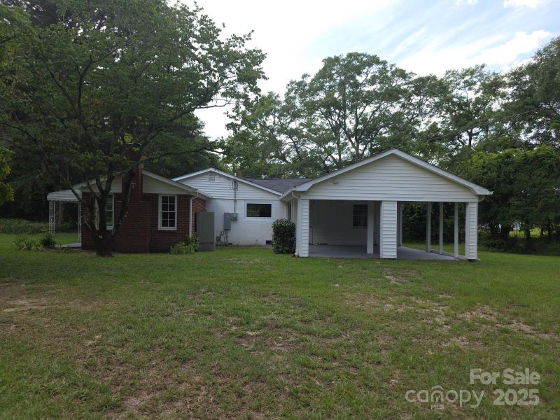 6820 Butterfly Ln, Kershaw, SC 29067