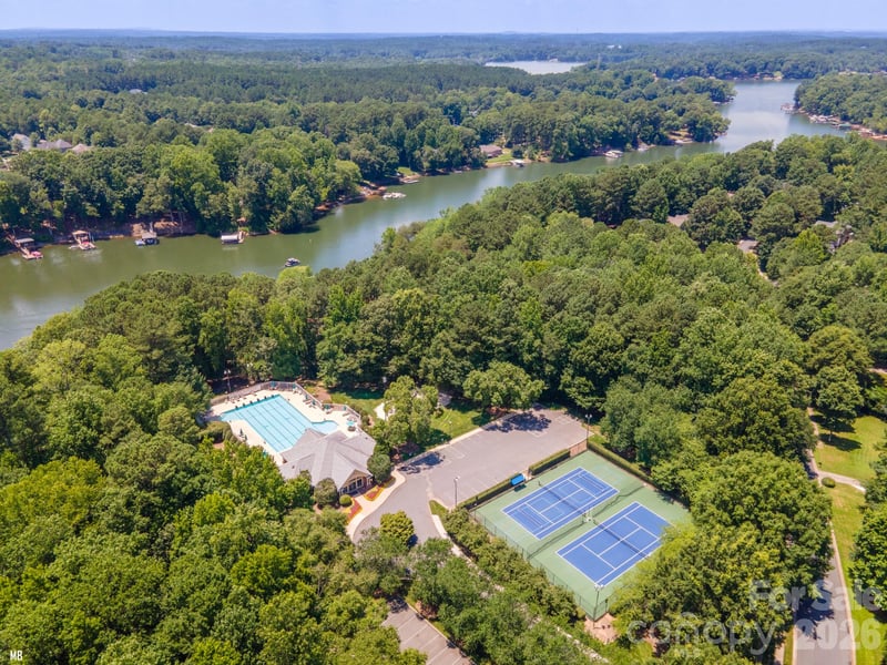 4225 Nicole Eileen Ln, Charlotte, NC 28216
