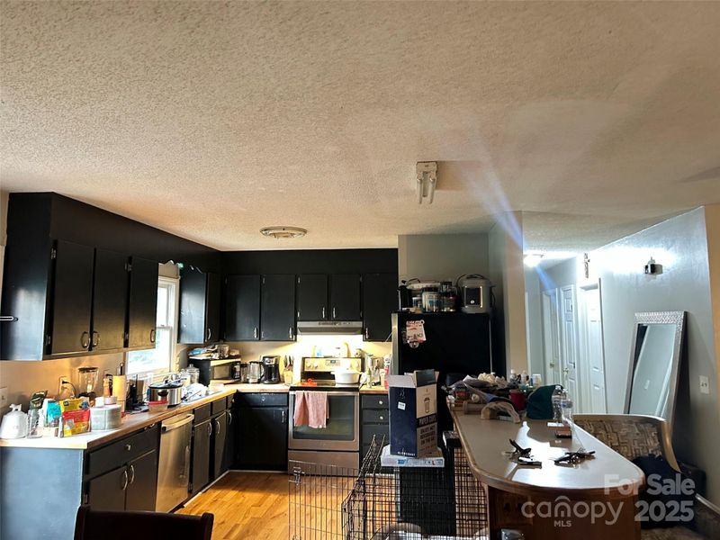 1250 Landsdowne Dr, Conover, NC 28613