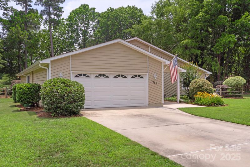 7164 Moss Point Dr, Charlotte, NC 28277