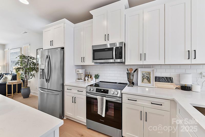 1223 E 16th St #13, Charlotte, NC 28205