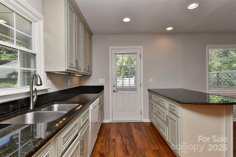 2706 Bremer Ct, Charlotte, NC 28210