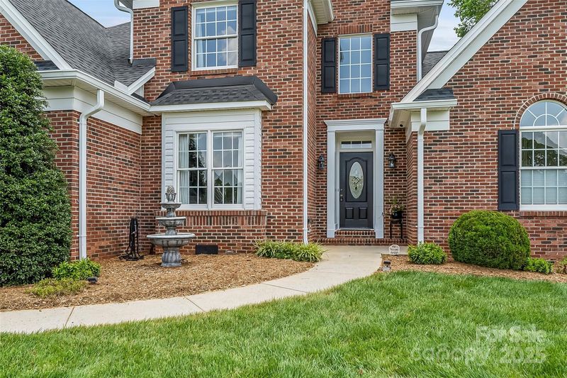 1236 James Farm Rd, Hickory, NC 28602