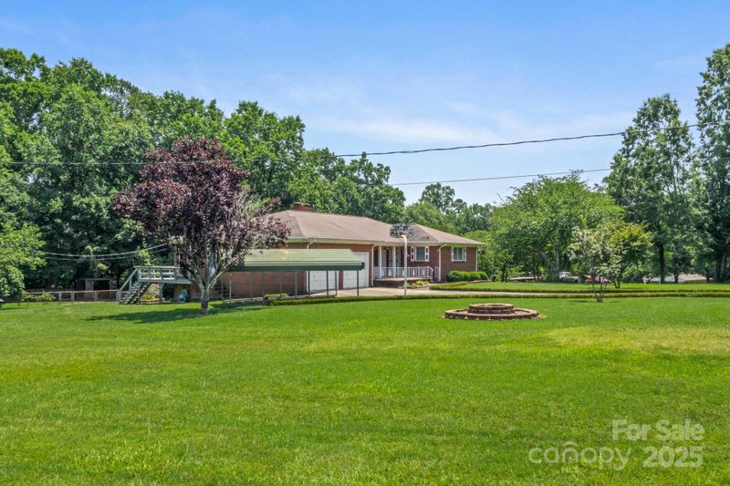 128 Howie St, Mount Holly, NC 28120