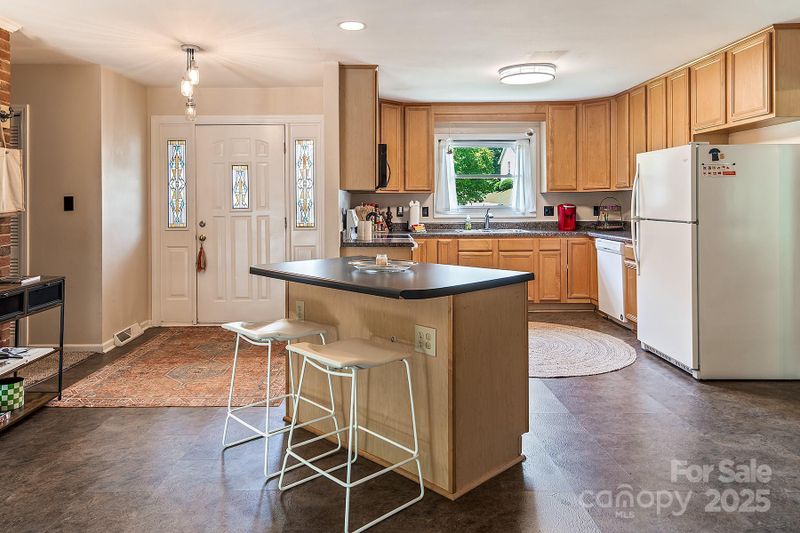 5922 Sullins Rd, Charlotte, NC 28214