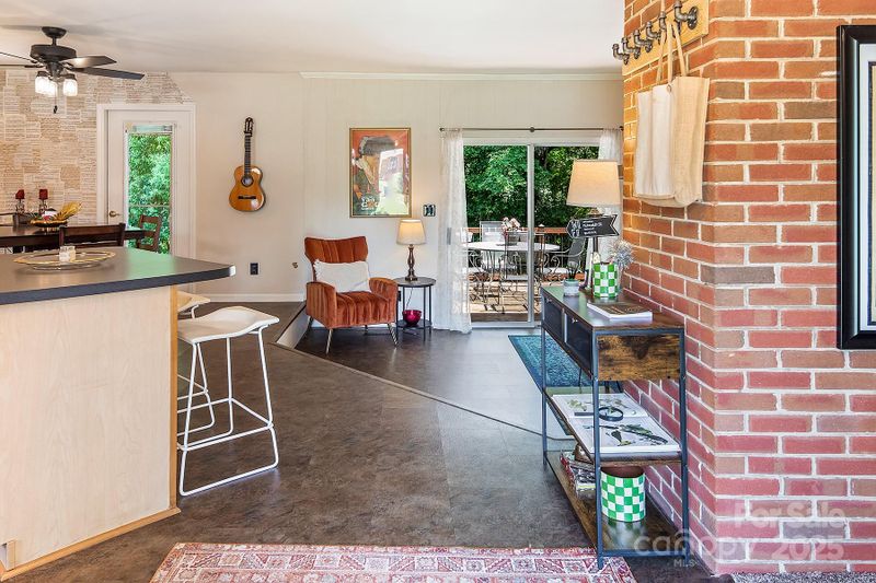 5922 Sullins Rd, Charlotte, NC 28214