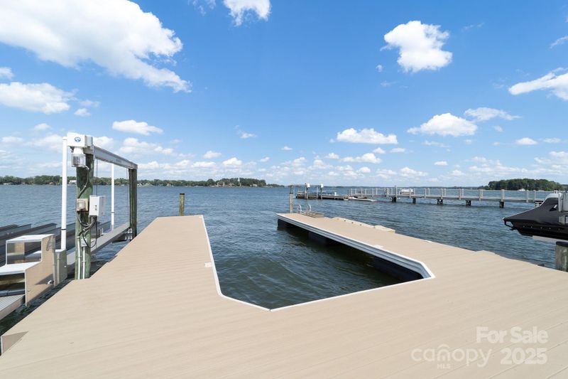 3394 Governors Island Dr, Denver, NC 28037