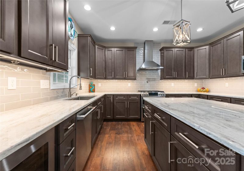112 Steeplechase Ave, Mooresville, NC 28117