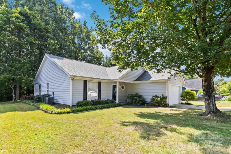 3004 Walsingham Ct, Matthews, NC 28105