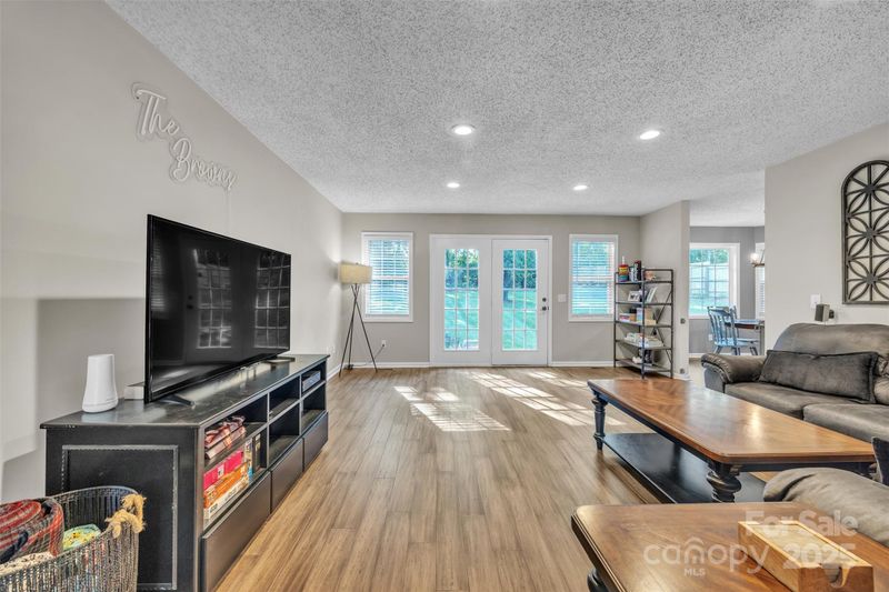 5476 Twelve Oak Ln, Conover, NC 28613