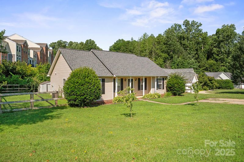 121 Gilcrest Ln, Troutman, NC 28166