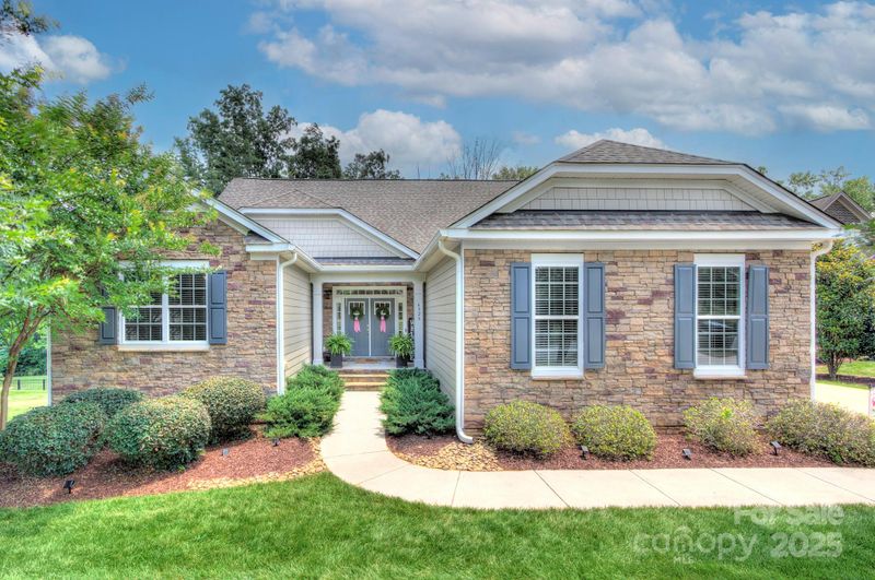 6326 Jepson Ct, Charlotte, NC 28214