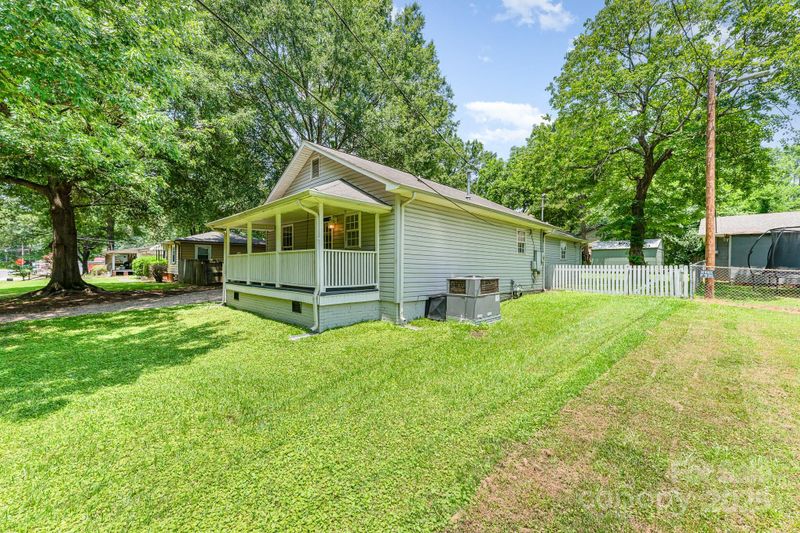 909 Lakeview St, Kannapolis, NC 28083