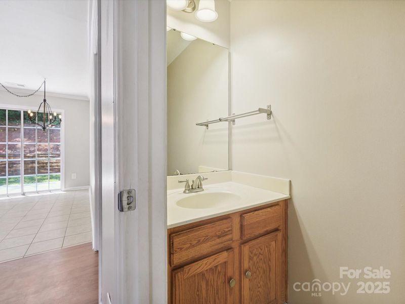 3830 Brookchase Ln, Charlotte, NC 28205