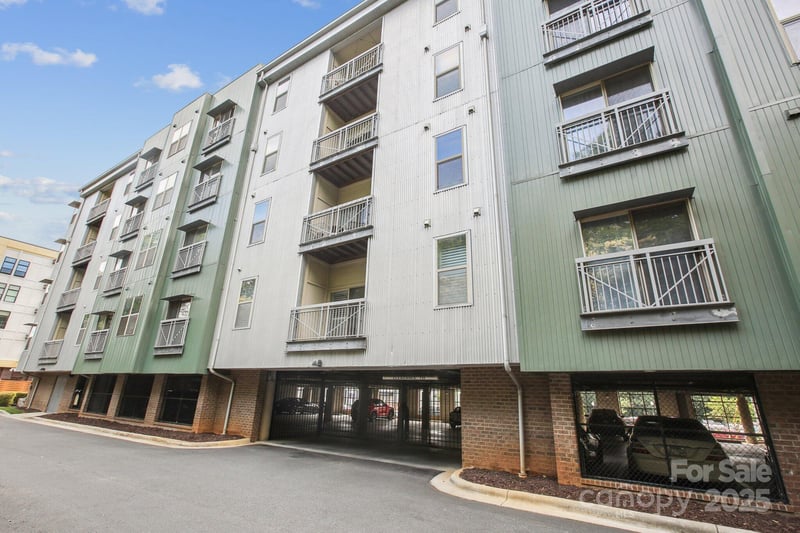 630 Calvert St #410, Charlotte, NC 28208