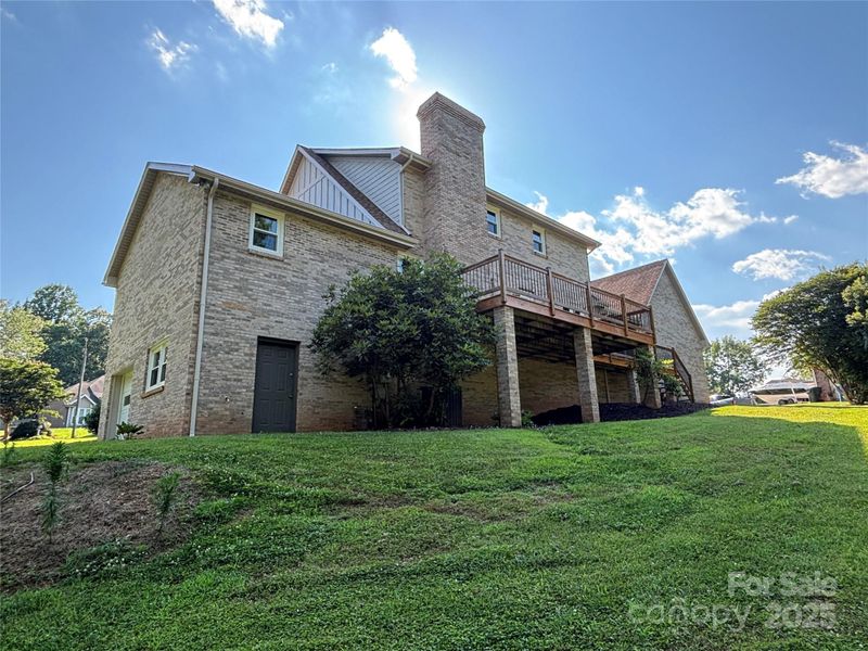 1335 33rd Avenue Dr NE, Hickory, NC 28601
