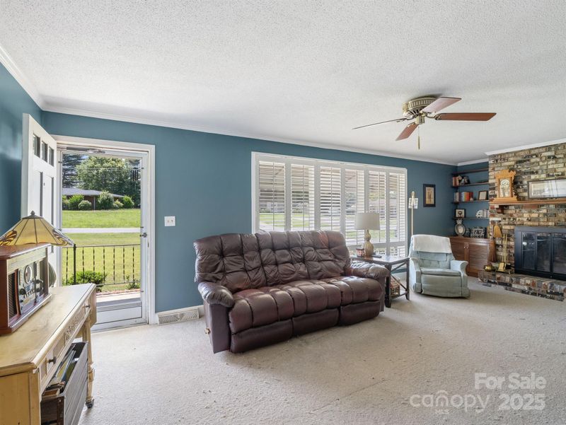 409 E 18th St, Kannapolis, NC 28083