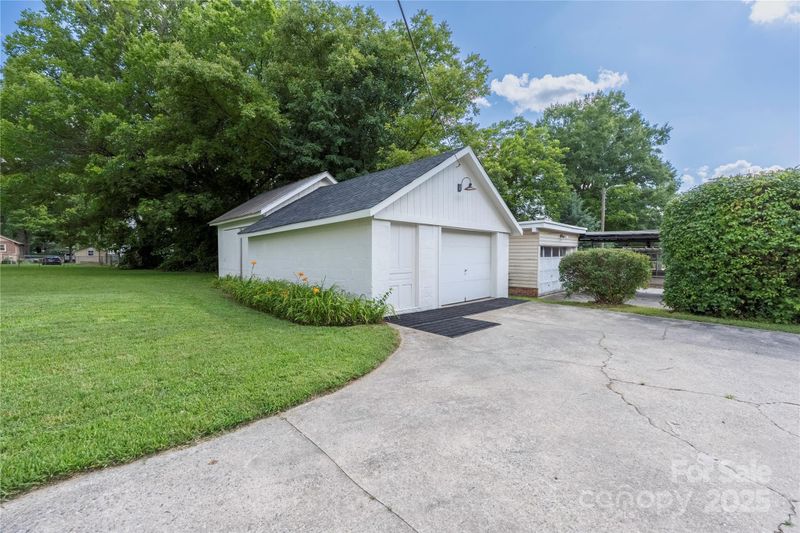 619 Oak St, Mooresville, NC 28115
