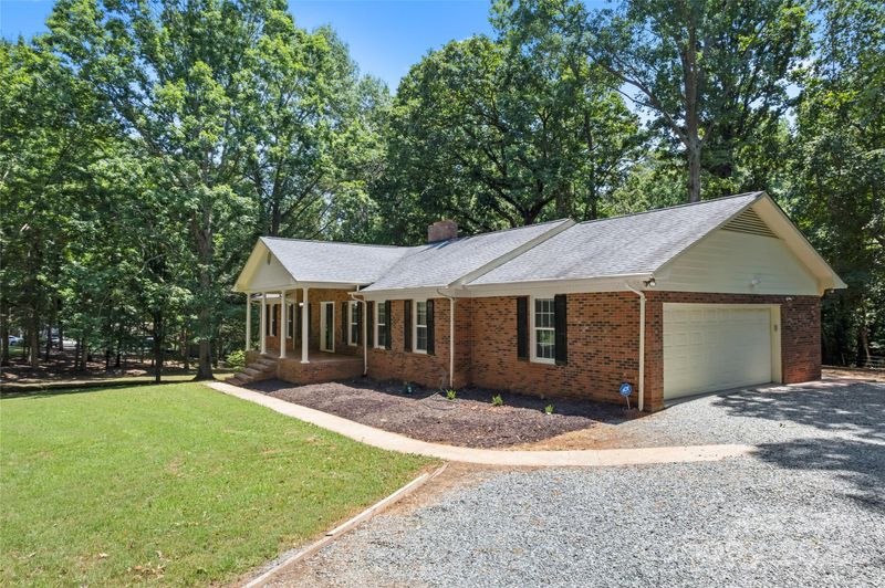 3943 Peggy Ln, Mint Hill, NC 28227