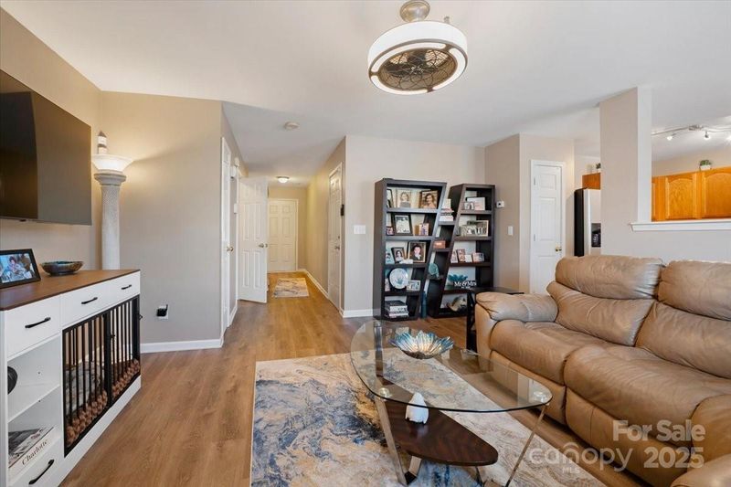 6340 Ziegler Ln, Charlotte, NC 28269