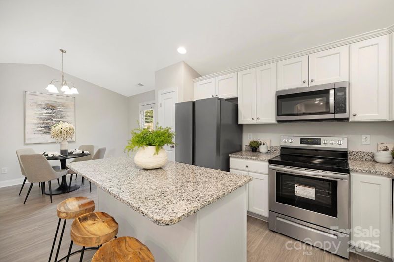 924 Forest Dr, Marshville, NC 28103