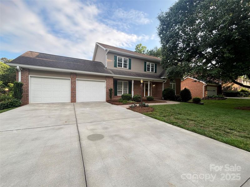 228 31st Avenue Ct NE, Hickory, NC 28601