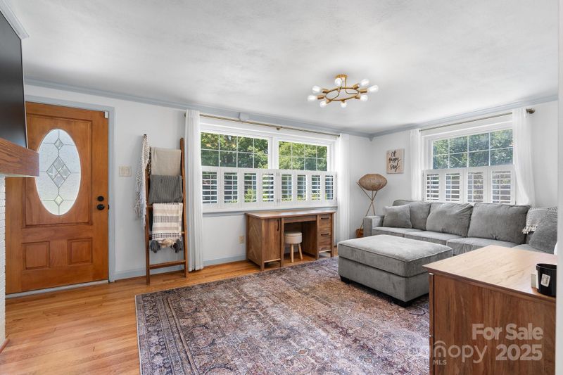2623 NE 13th St NE, Hickory, NC 28601