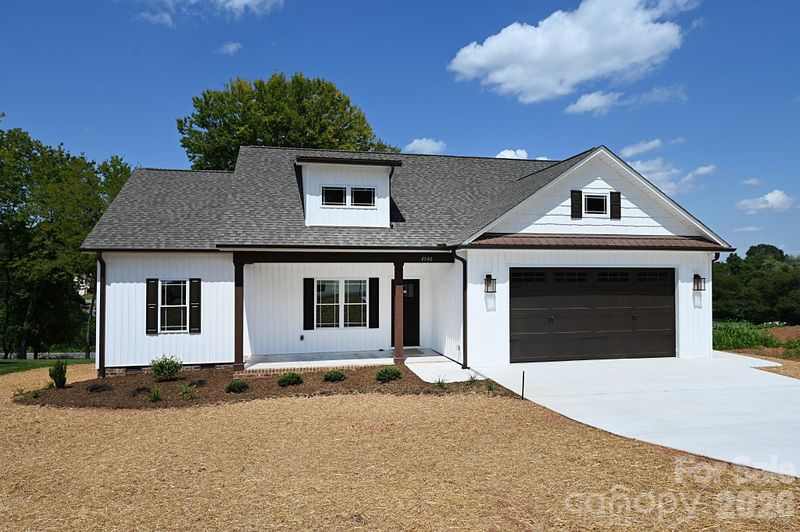 4940 Southview Dr, Hickory, NC 28602