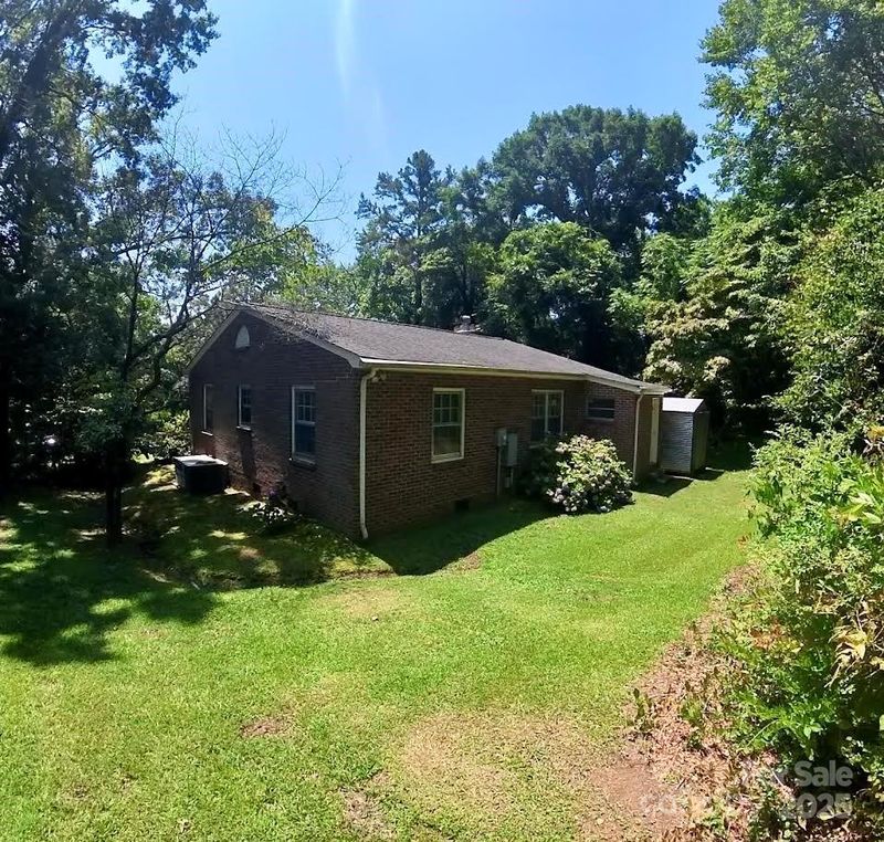 121 Woodland Dr, Chester, SC 29706