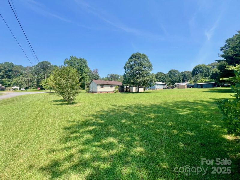 1678 Nelson Dr, Newton, NC 28658