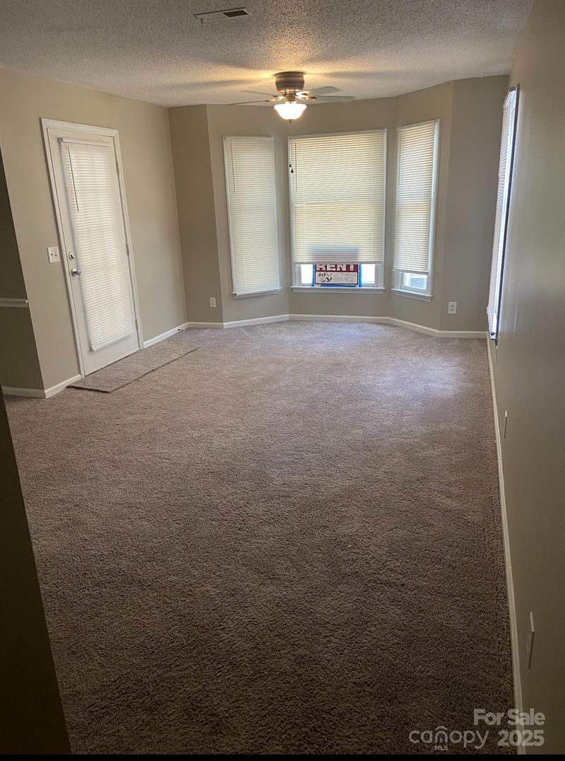 6260 Rosecroft Dr, Charlotte, NC 28215