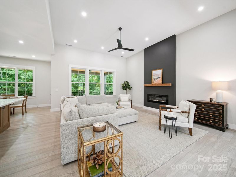 2108 Lakeview Cir, Matthews, NC 28105