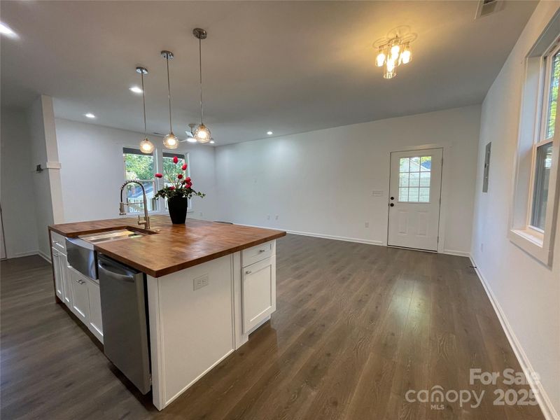 704 S Harding Ave, Kannapolis, NC 28083