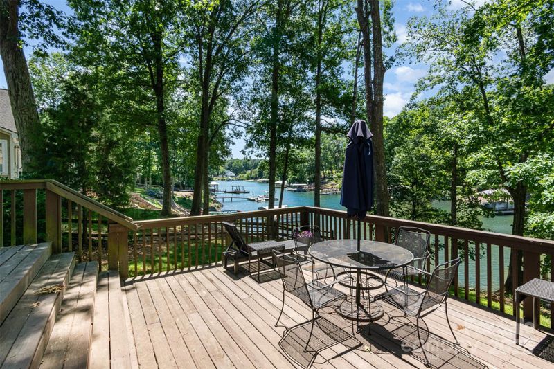 353 Whippoorwill Rd, Mooresville, NC 28117