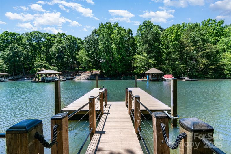 353 Whippoorwill Rd, Mooresville, NC 28117