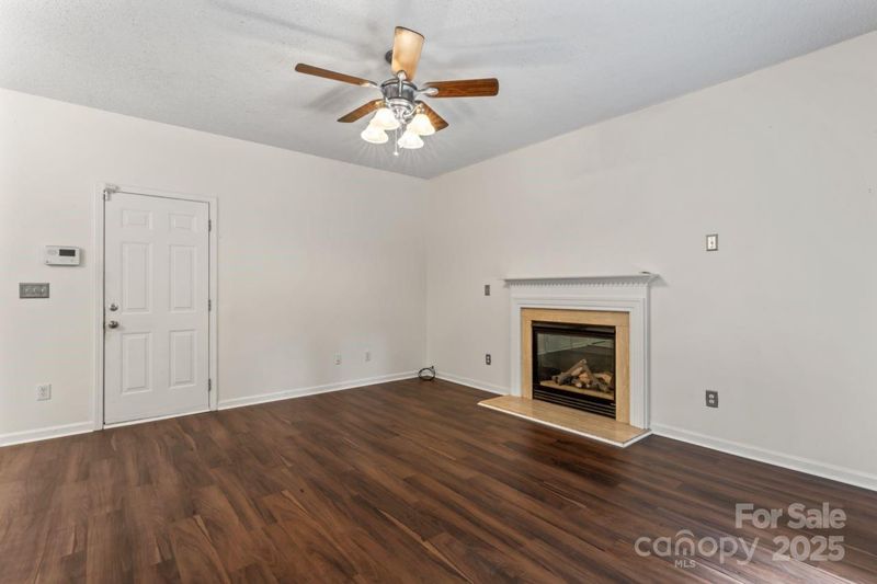 9830 Dauphine Dr, Charlotte, NC 28216