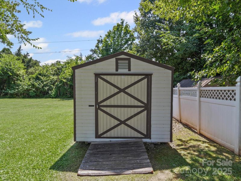 1302 Hawthorne Rd, Lancaster, SC 29720