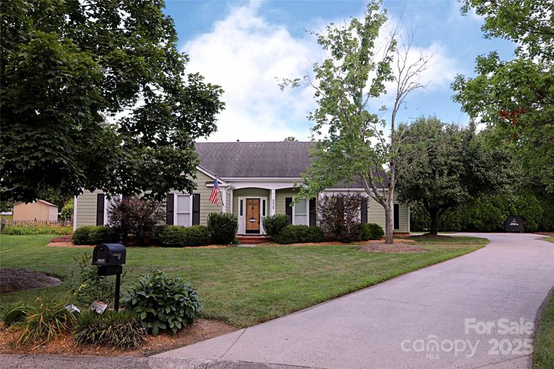 8829 Gelligum Dr, Charlotte, NC 28277